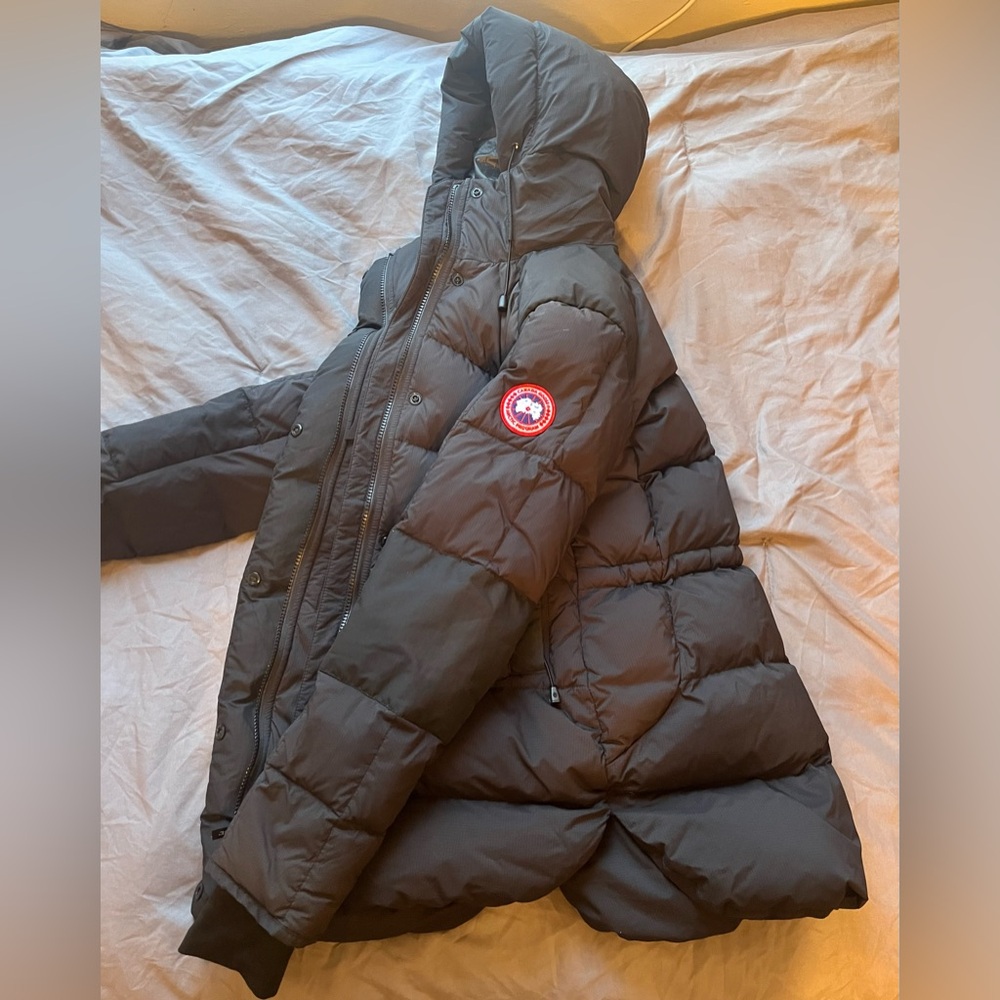 WOMENS CANADA GOOSE COAT
